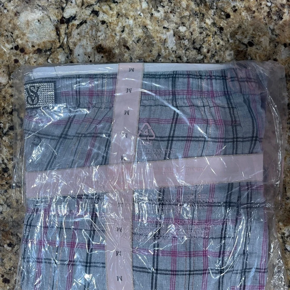 Victoria's Secret Flannel Tee-Jama Set Gray and Pink. NWT. - Picture 6 of 6